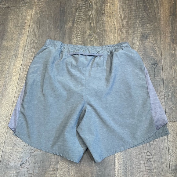 Men’s‎ Gray Nike Challenger Running Short - Picture 4 of 4